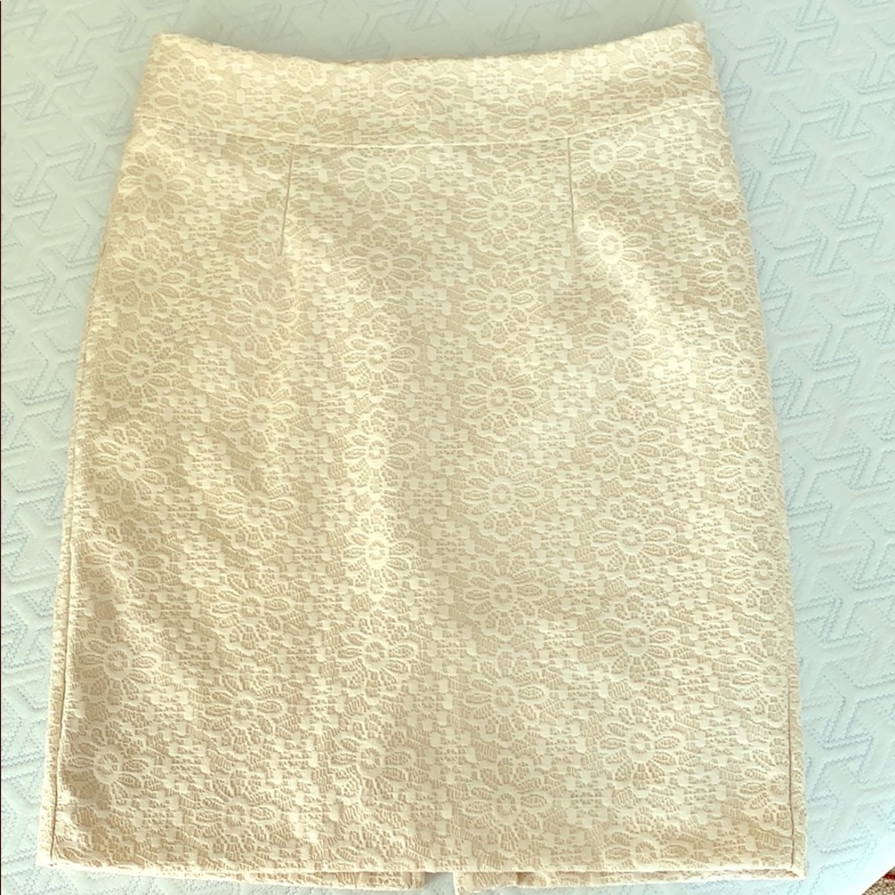 Banana republic cream lace pencil skirt
